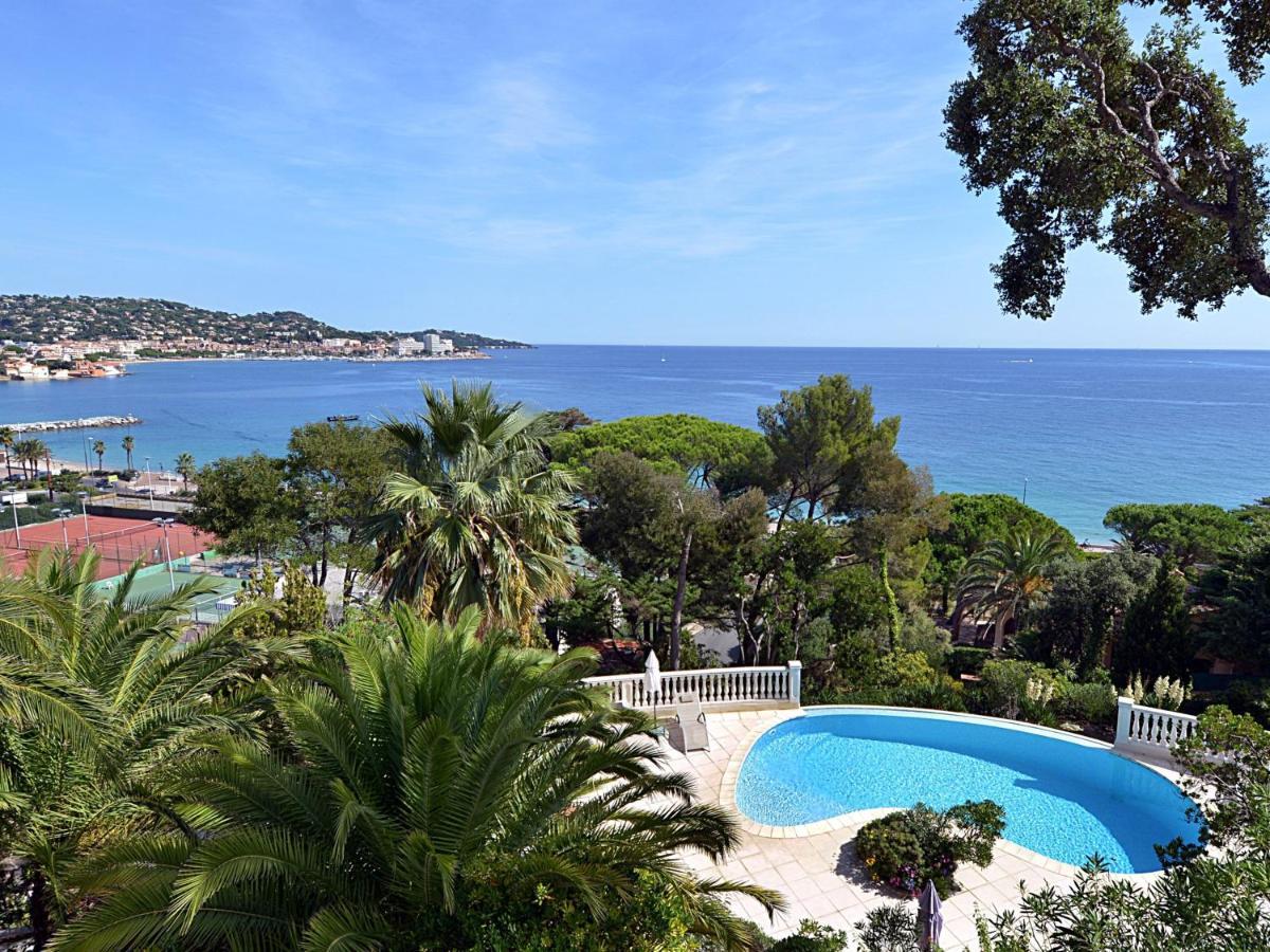 Lou Trelus Hotel Sainte-Maxime Exterior photo