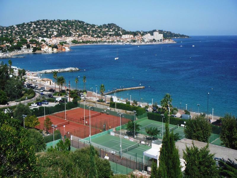 Lou Trelus Hotel Sainte-Maxime Exterior photo
