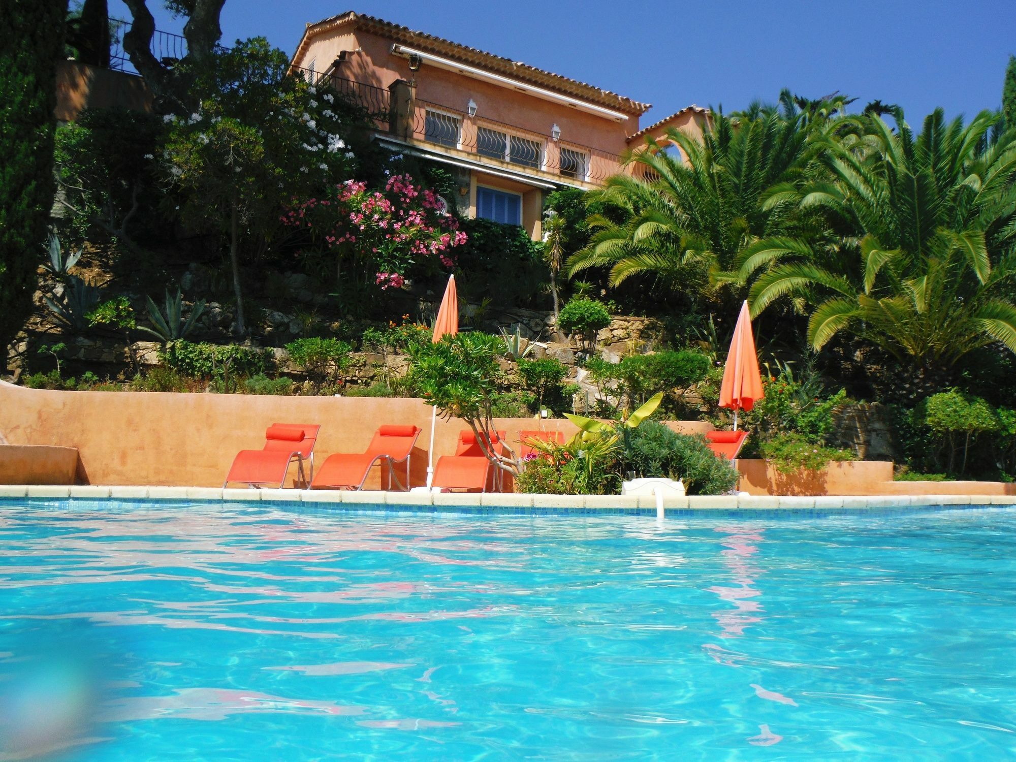 Lou Trelus Hotel Sainte-Maxime Exterior photo